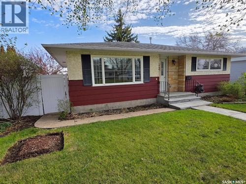 1446 Taylor Drive, Swift Current, SK - Outdoor
