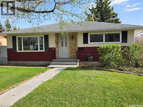 1446 Taylor Drive, Swift Current, SK - Outdoor