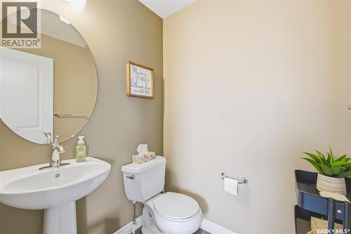 386 Levalley Cove, Saskatoon, SK - Indoor Photo Showing Bathroom