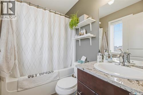 386 Levalley Cove, Saskatoon, SK - Indoor Photo Showing Bathroom