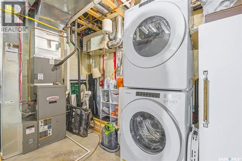386 Levalley Cove, Saskatoon, SK - Indoor Photo Showing Laundry Room