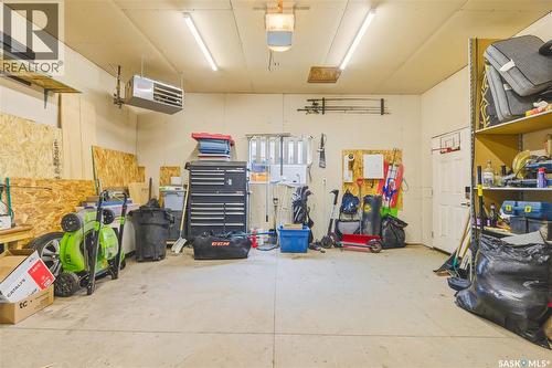 386 Levalley Cove, Saskatoon, SK - Indoor Photo Showing Garage