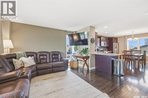 386 Levalley Cove, Saskatoon, SK - Indoor Photo Showing Living Room