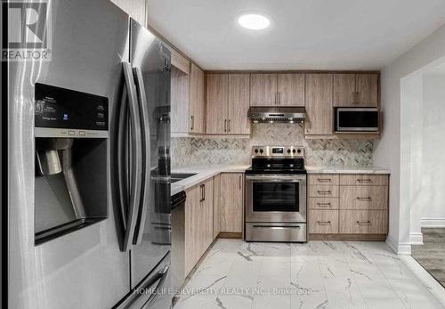 731 Elgin Street N, Cambridge, ON - Indoor Photo Showing Kitchen With Stainless Steel Kitchen With Upgraded Kitchen