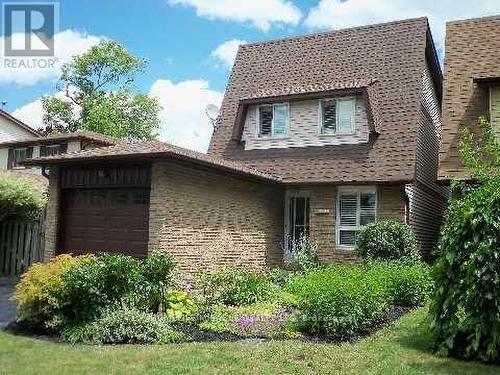 403 VEGA STREET  Oshawa, ON L1K 1E6