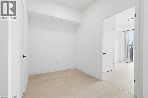 4878 Powers Common Unit# 123, Burlington, ON - Indoor Photo Showing Other Room