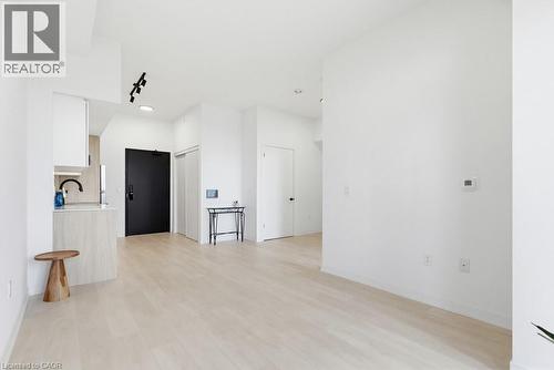 4878 Powers Common Unit# 123, Burlington, ON - Indoor Photo Showing Other Room