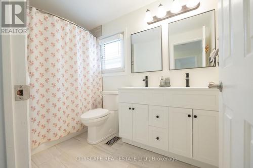 3912 Rushton Crescent, Mississauga, ON - Indoor Photo Showing Bathroom