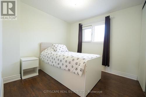 3912 Rushton Crescent, Mississauga, ON - Indoor Photo Showing Bedroom