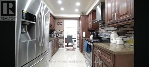 849 Millworks Crescent, Mississauga, ON - Indoor Photo Showing Kitchen With Upgraded Kitchen