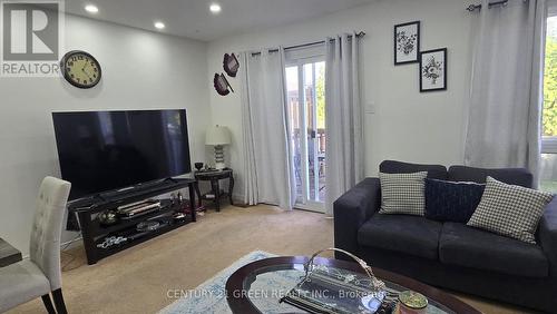 849 Millworks Crescent, Mississauga, ON - Indoor Photo Showing Living Room