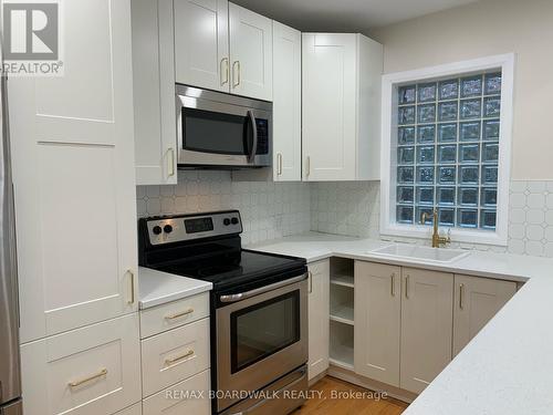 11 Kippewa Drive, Ottawa, ON - Indoor Photo Showing Kitchen With Upgraded Kitchen