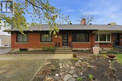 1046 FISHER AVENUE  Ottawa, ON K1Z 6P6