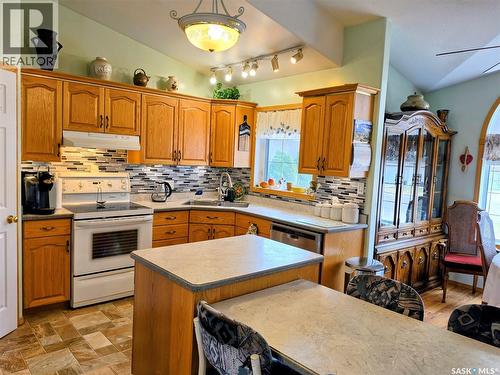 1306 4Th Street, Humboldt, SK - Indoor Photo Showing Kitchen With Double Sink
