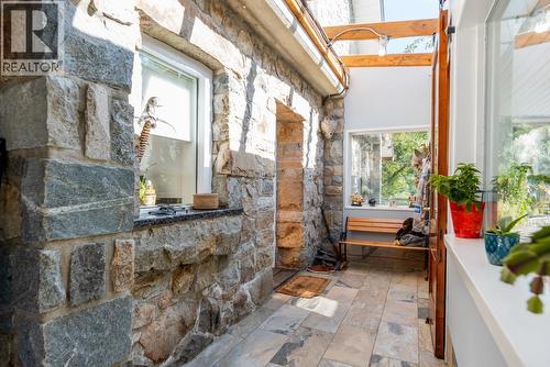 6302 Marsden Road, Nelson, BC - Indoor