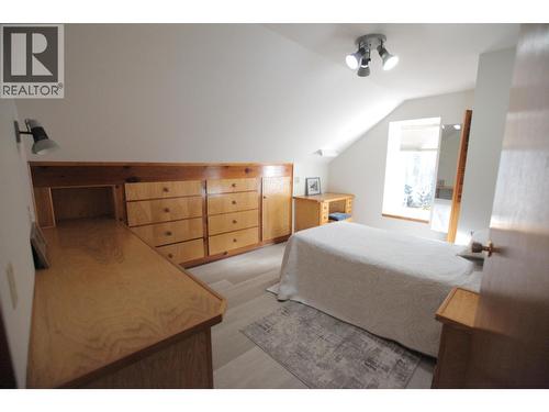 6302 Marsden Road, Nelson, BC - Indoor Photo Showing Bedroom
