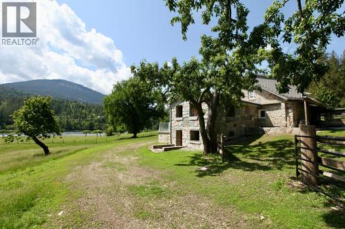 6302 Marsden Road, Nelson, BC - Outdoor