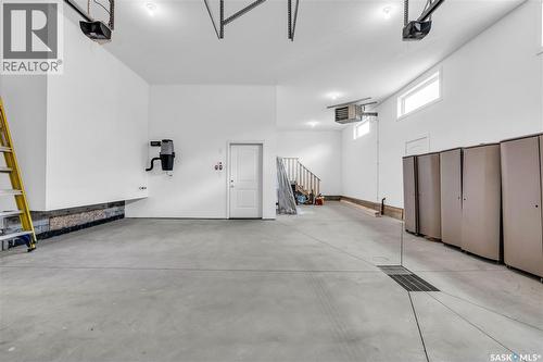 4204 Elderberry Crescent E, Regina, SK - Indoor Photo Showing Garage