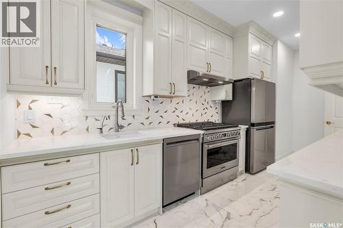 4204 Elderberry Crescent E, Regina, SK - Indoor Photo Showing Kitchen With Upgraded Kitchen