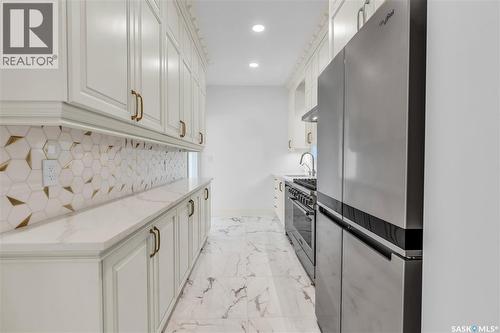 4204 Elderberry Crescent E, Regina, SK - Indoor Photo Showing Kitchen