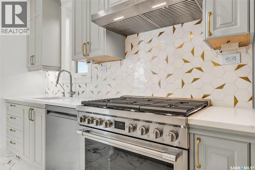 4204 Elderberry Crescent E, Regina, SK - Indoor Photo Showing Kitchen