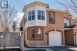 35 HEARTLEAF PRIVATE  Ottawa, ON K1T 3Z9