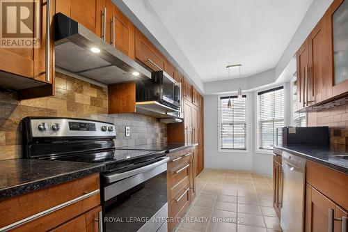 35 Heartleaf Private, Ottawa, ON - Indoor Photo Showing Kitchen