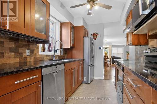 35 Heartleaf Private, Ottawa, ON - Indoor Photo Showing Kitchen