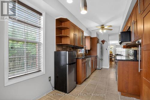 35 Heartleaf Private, Ottawa, ON - Indoor Photo Showing Kitchen