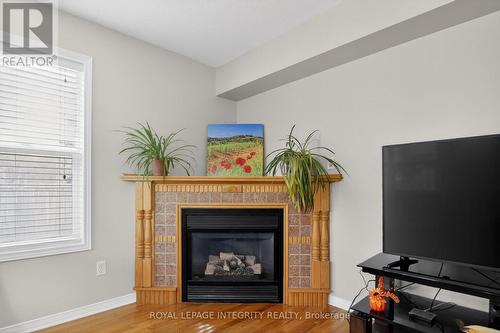 35 Heartleaf Private, Ottawa, ON - Indoor Photo Showing Living Room With Fireplace