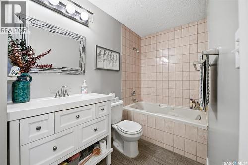 6962 Maple Brook Crescent, Regina, SK - Indoor Photo Showing Bathroom