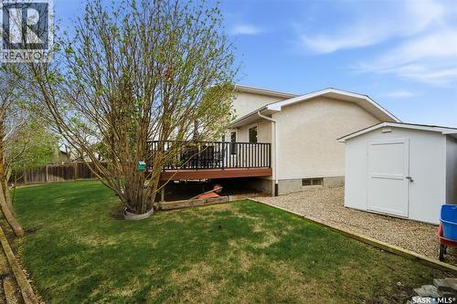 6962 Maple Brook Crescent, Regina, SK - Outdoor