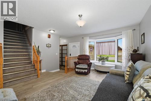 6962 Maple Brook Crescent, Regina, SK - Indoor Photo Showing Living Room