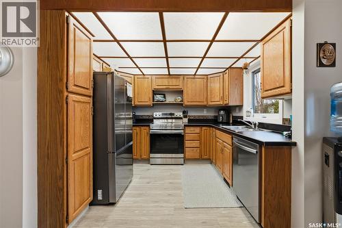 6962 Maple Brook Crescent, Regina, SK - Indoor Photo Showing Kitchen