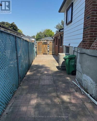 3453 Oakglade Crescent, Mississauga, ON - Outdoor