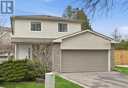 712 AUBURN CRESCENT  Burlington, ON L7L 5B2