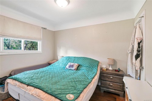 565 Baker St, Saanich, BC 