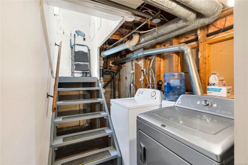 565 Baker St, Saanich, BC 