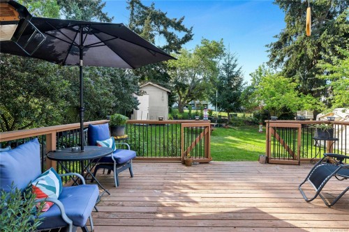 565 Baker St, Saanich, BC 