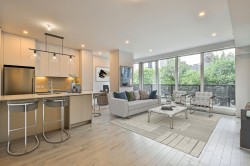 201-2320 Rue Tupper  Montréal (Ville-Marie), QC H3H 0B8