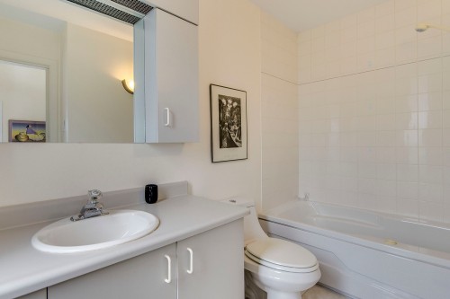 Master Bathroom - 171 Ch. Holmes, Sutton, QC - Indoor Photo Showing Bathroom