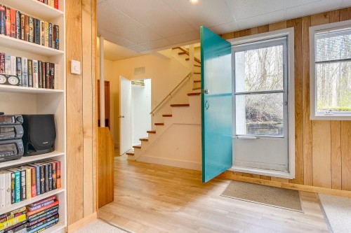 Entry - 171 Ch. Holmes, Sutton, QC - Indoor Photo Showing Other Room