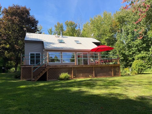 Face arrière - 171 Ch. Holmes, Sutton, QC 