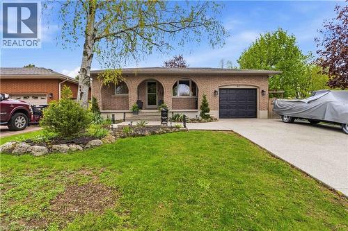 43 BRISBANE Boulevard  Brantford, ON N3S 4K9