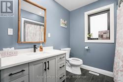 upstairs 4 piece bathroom - 