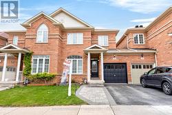 28 RADMORE PLACE  Markham, ON L6B 0G7