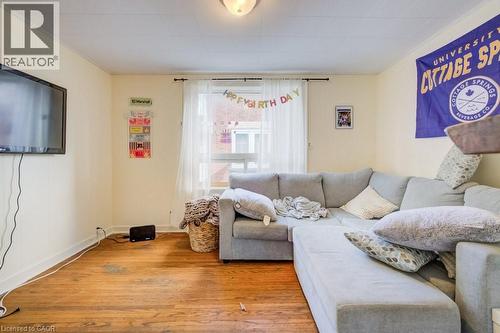 10 Marshall Street, Waterloo, ON - Indoor Photo Showing Living Room