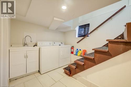 10 Marshall Street, Waterloo, ON - Indoor Photo Showing Laundry Room