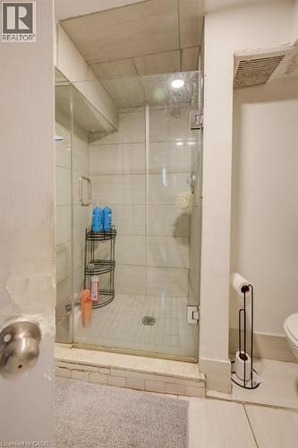 10 Marshall Street, Waterloo, ON - Indoor Photo Showing Bathroom