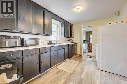 10 Marshall Street, Waterloo, ON - Indoor Photo Showing Kitchen